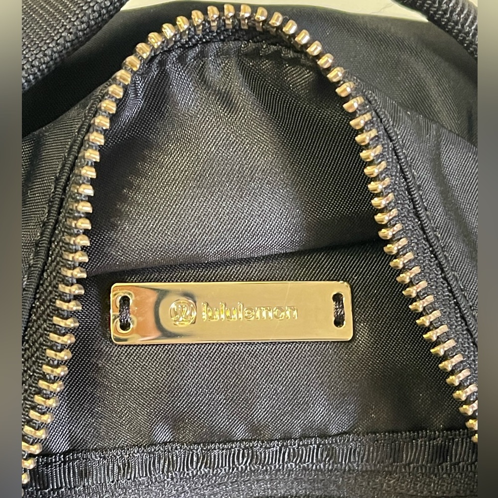 Lululemon City Adventurer Backpack Mini 10L color Black/gold Elevated Minimalist - Picture 3 of 12